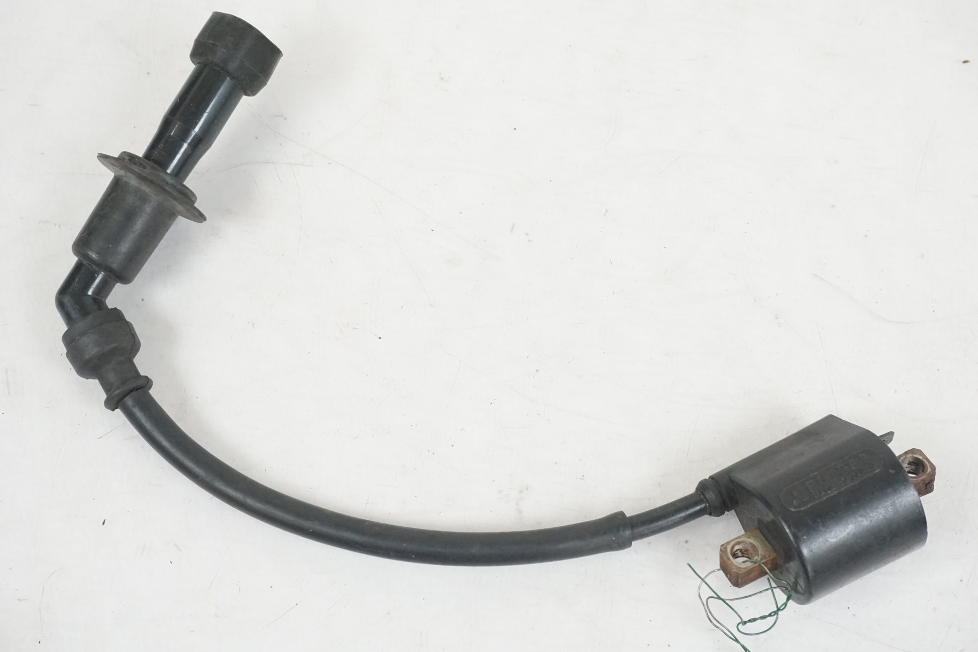 Framsidan på Tändspole från en Suzuki DR 800 S -1996 motorcykel.