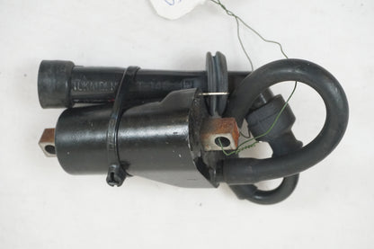 Baksidan på Tändspole från en Suzuki SV 650 -2002 motorcykel.