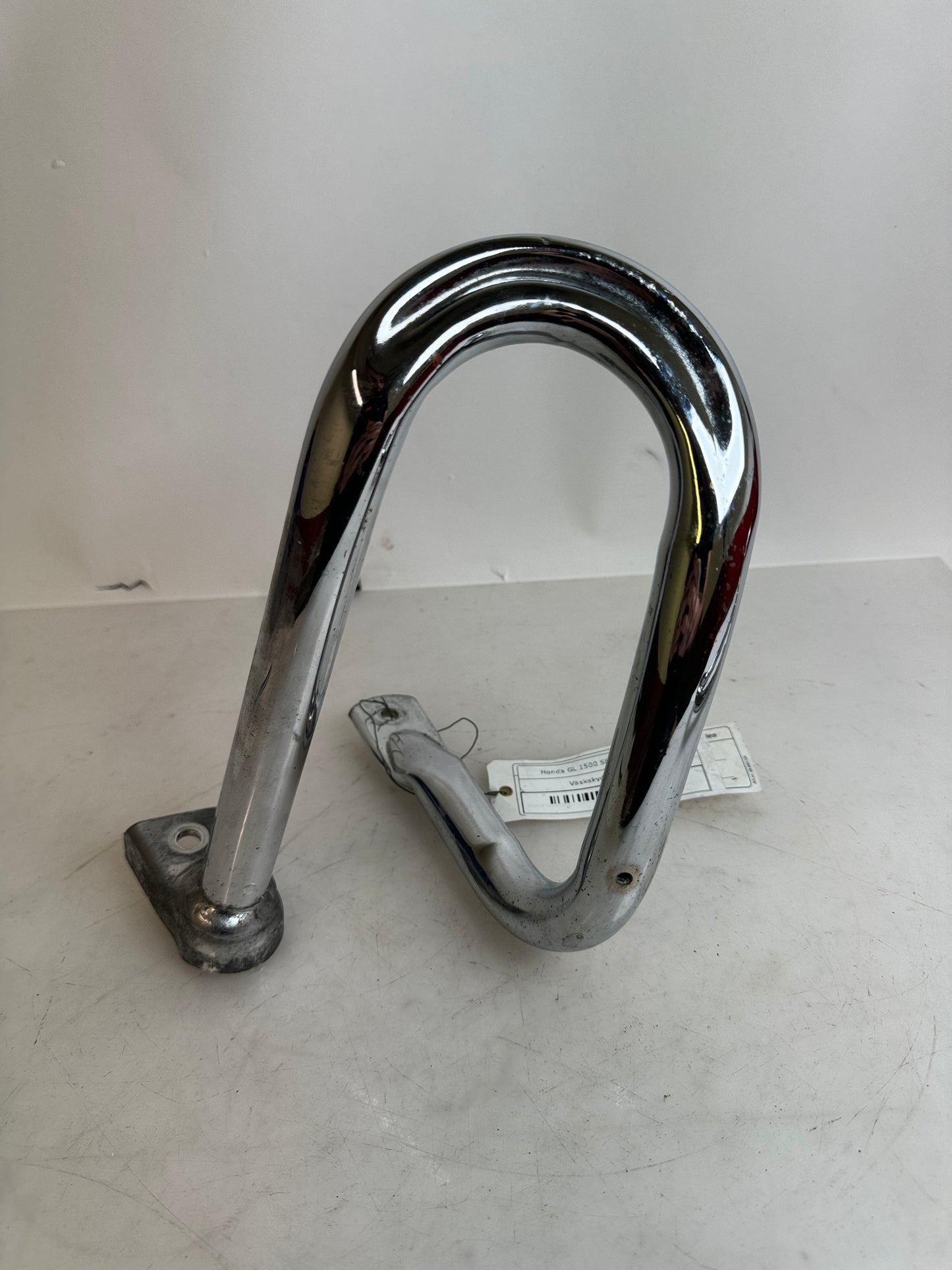 Vänster sida på Väskskyddsbåge från en Honda GL 1500 -1998 motorcykel.