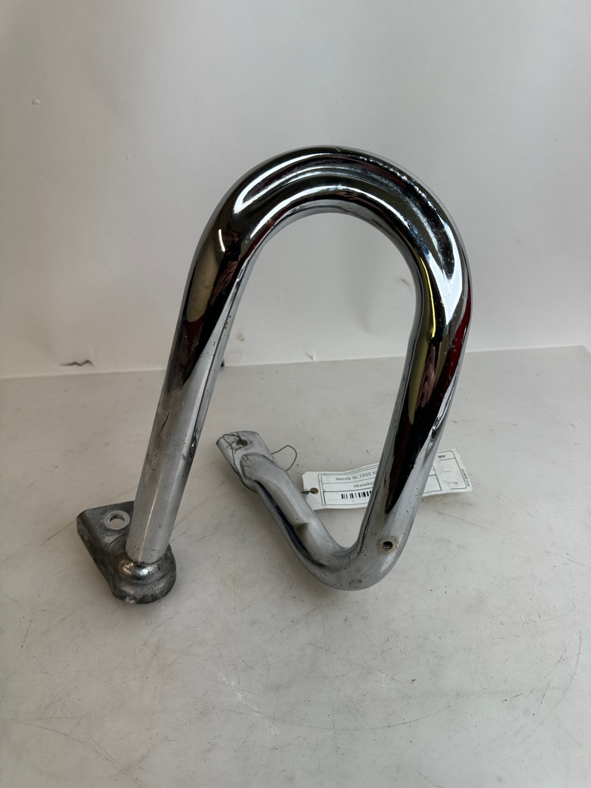 Vänster sida på Väskskyddsbåge från en Honda GL 1500 -1998 motorcykel.