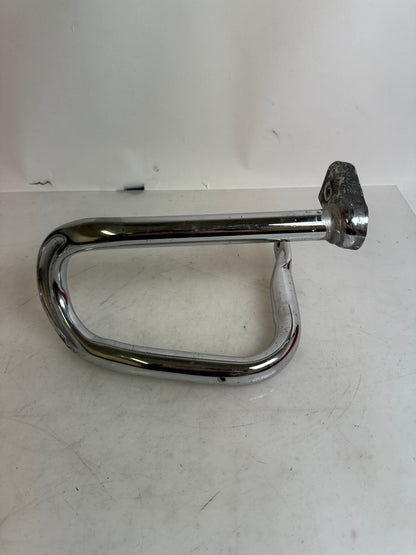 Snett nerifrån på Väskskyddsbåge från en Honda GL 1500 -1998 motorcykel.