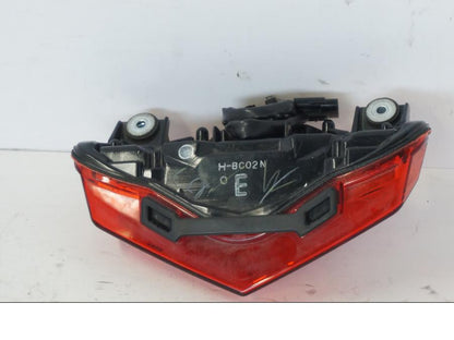 Snett uppifrån på Baklampa från en Kawasaki ER-6N -2012 motorcykel.