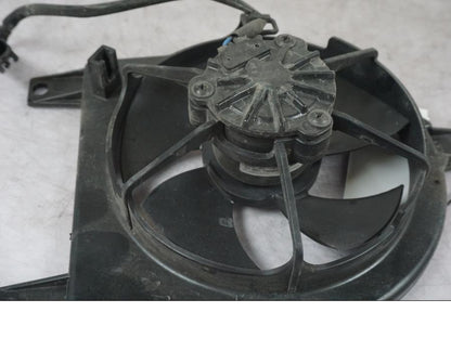 Höger sida på Vattenkylfläkt från en BMW F 800 R -2018 motorcykel.