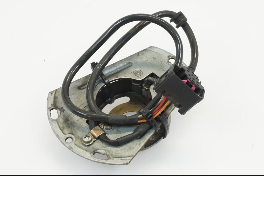 Baksidan på Tändpickup från en BMW R 1150 R -2002 motorcykel.