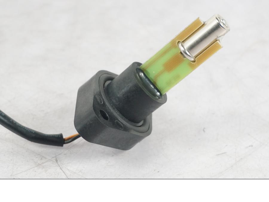 Höger sida på Bensintankgivare från en KTM 690 Duke -2015 motorcykel.