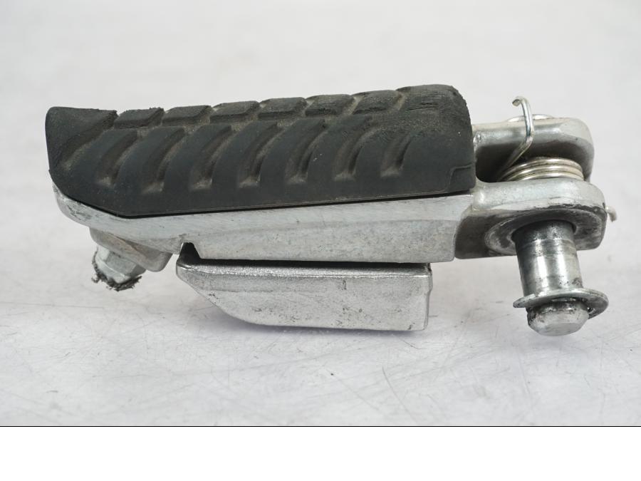 Höger sida på Fotpinne från en Kawasaki Z 900 -2019 motorcykel.