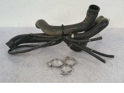 Framsidan på Vattenkyl Slang Set från en KTM 1290 Super Adventure R -2018 motorcykel.