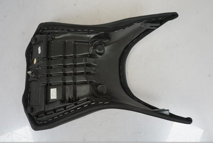 Extrabild1 på Sadel från en KTM 1290 Super Duke -2019 motorcykel.