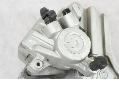 Baksidan på Bromsok från en KTM 690 Duke -2015 motorcykel.