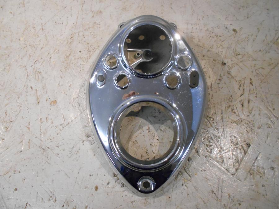 Framsidan på Instrumentkonsoll från en Triumph Speedmaster -2010 motorcykel.