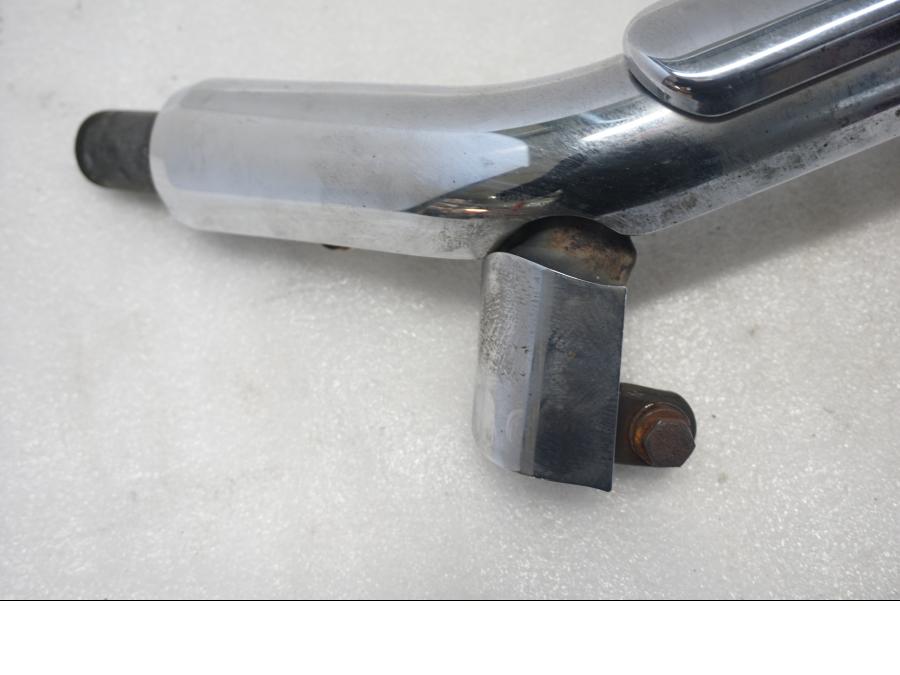 Snett uppifrån på Grenrör från en Suzuki VL 800 -2004 motorcykel.