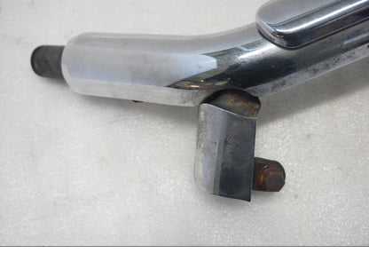 Snett uppifrån på Grenrör från en Suzuki VL 800 -2004 motorcykel.