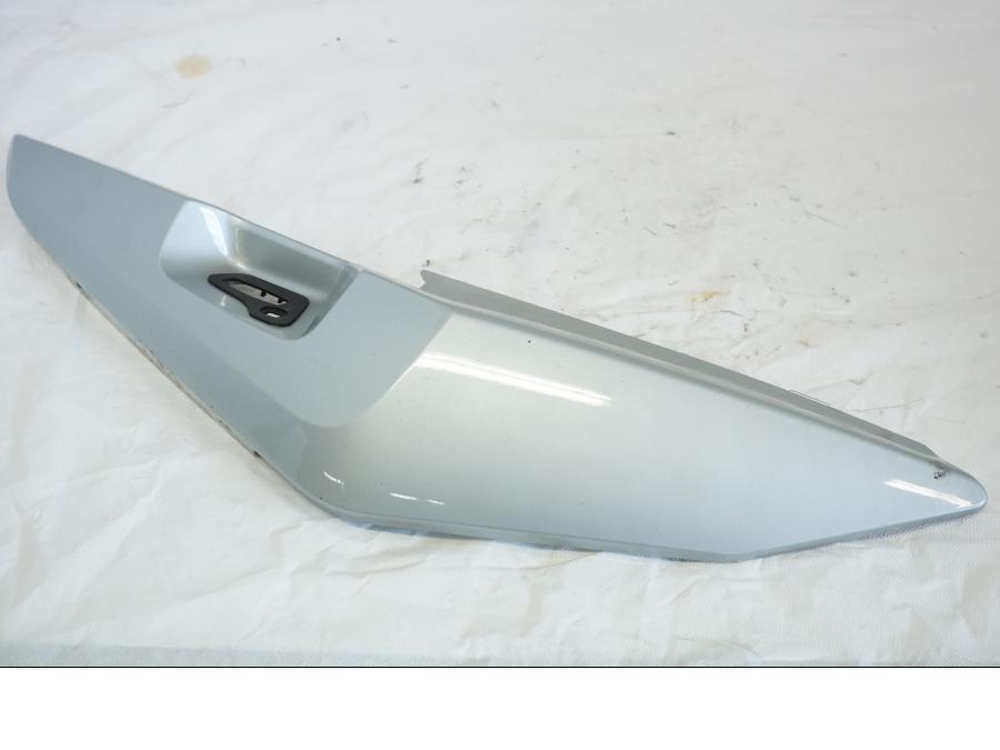 Framsidan på Sidopanel från en BMW K 1600 -2015 motorcykel.