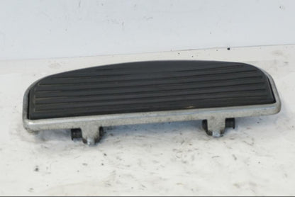 Vänster sida på Fotplatta från en Kawasaki VN 1500 -1996 motorcykel.