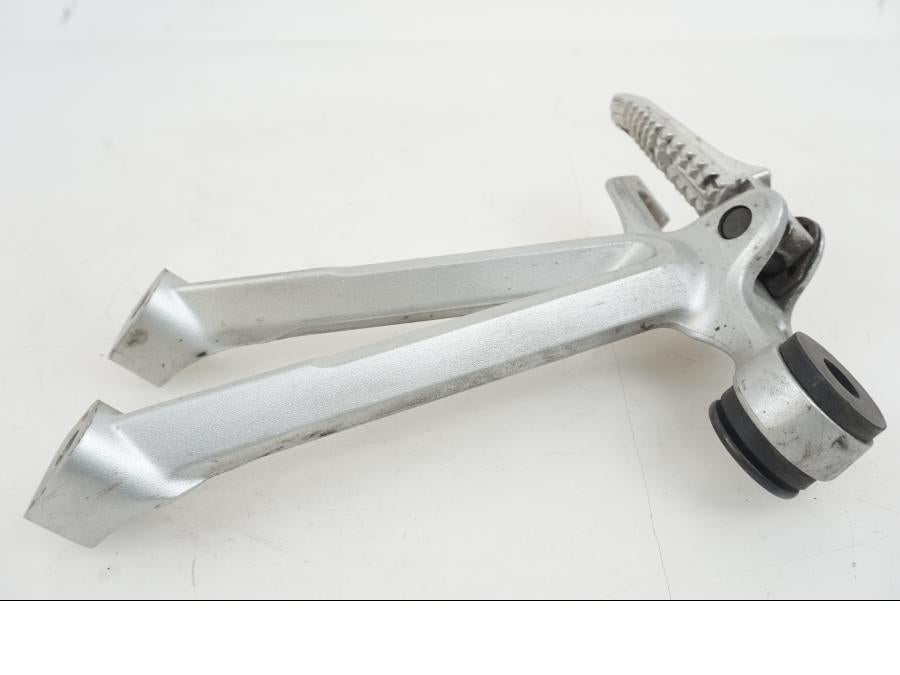 Baksidan på Fotpinne från en Suzuki GSX-R 1000 -2007 motorcykel.