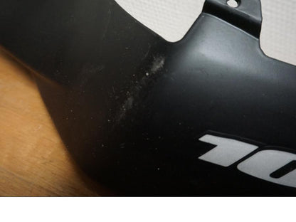 Baksidan på Bakvinge från en Suzuki GSX-R 1000 -2008 motorcykel.