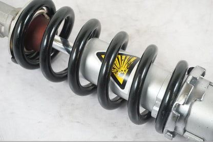 Höger sida på Stötdämpare från en Yamaha MT-09 -2020 motorcykel.