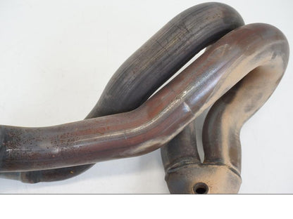 Vänster sida på Grenrör från en Ducati Streetfighter V4 -2020 motorcykel.