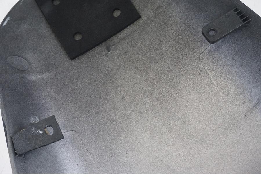 Snett nerifrån på Kuts från en Kawasaki ZX-12R -2000 motorcykel.