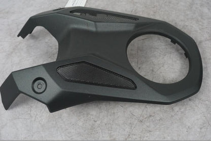 Framsidan på Bensintankskåpa från en Yamaha MT-09 -2024 motorcykel.