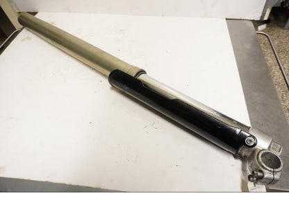 Framsidan på Gaffelben från en Husaberg FS 650 E -2008 motorcykel.