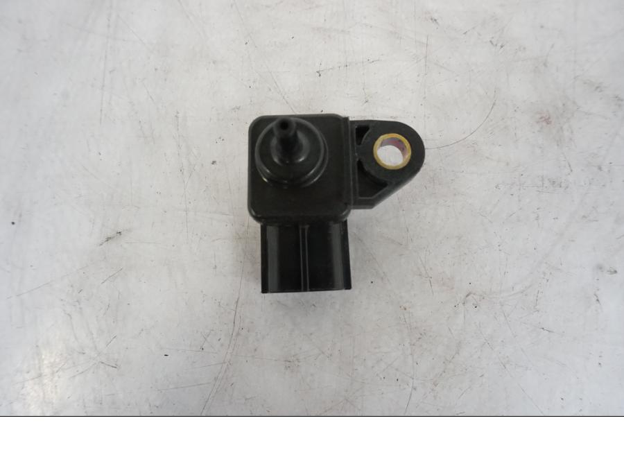 Baksidan på Mapsensor från en Kawasaki VN 1500 -2003 motorcykel.