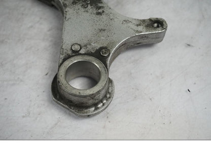 Höger sida på Bromsoksfäste från en Honda CBR 900 RR -2002 motorcykel.