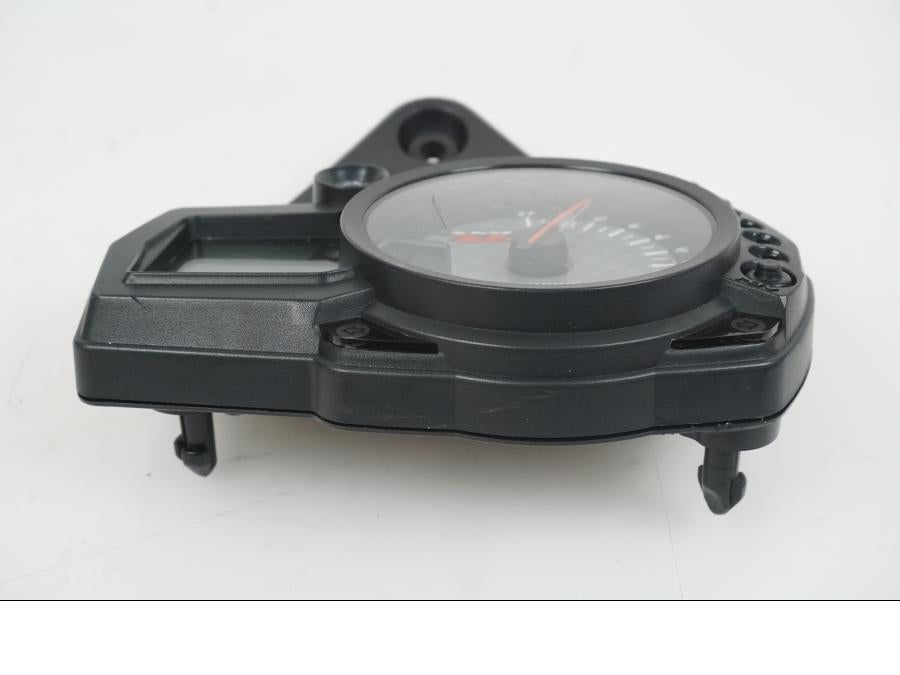 Vänster sida på Instrumentpanel från en Suzuki GSX-R 1000 -2007 motorcykel.