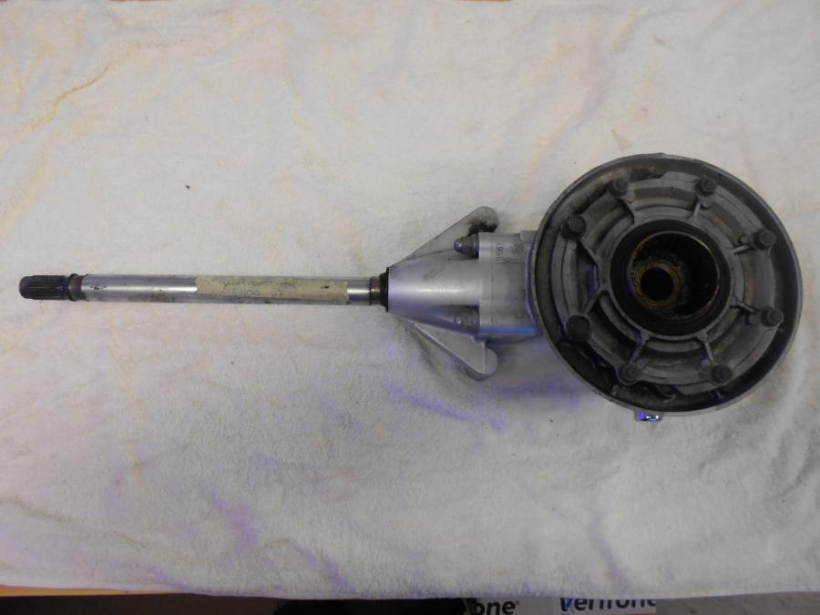 Baksidan på Slutväxel från en Yamaha XVS 1100 -2007 motorcykel.