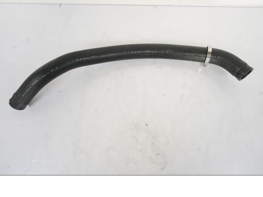 Snett nerifrån på Vattenkyl Slang Set från en Honda VFR 1200 -2010 motorcykel.