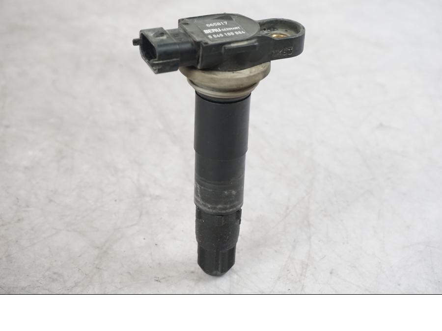 Framsidan på Tändspole från en Buell 1125 R -2008 motorcykel.