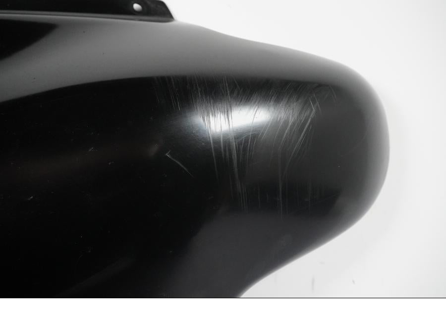 Snett nerifrån på Toppkåpa från en H-D Touring Street Glide FLHX -2009 motorcykel.