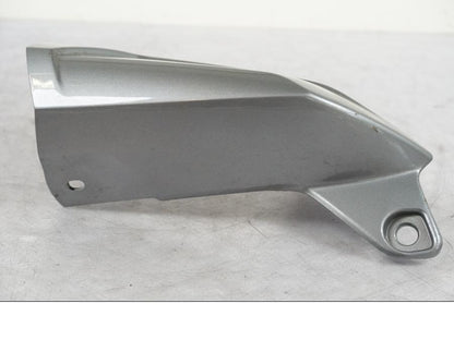 Baksidan på Toppkåpa från en Triumph Tiger Explorer -2013 motorcykel.