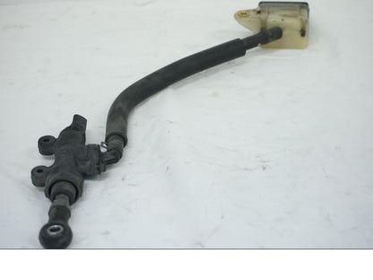 Baksidan på Bromshuvudcylinder från en Honda CBR 1000 RR -2005 motorcykel.