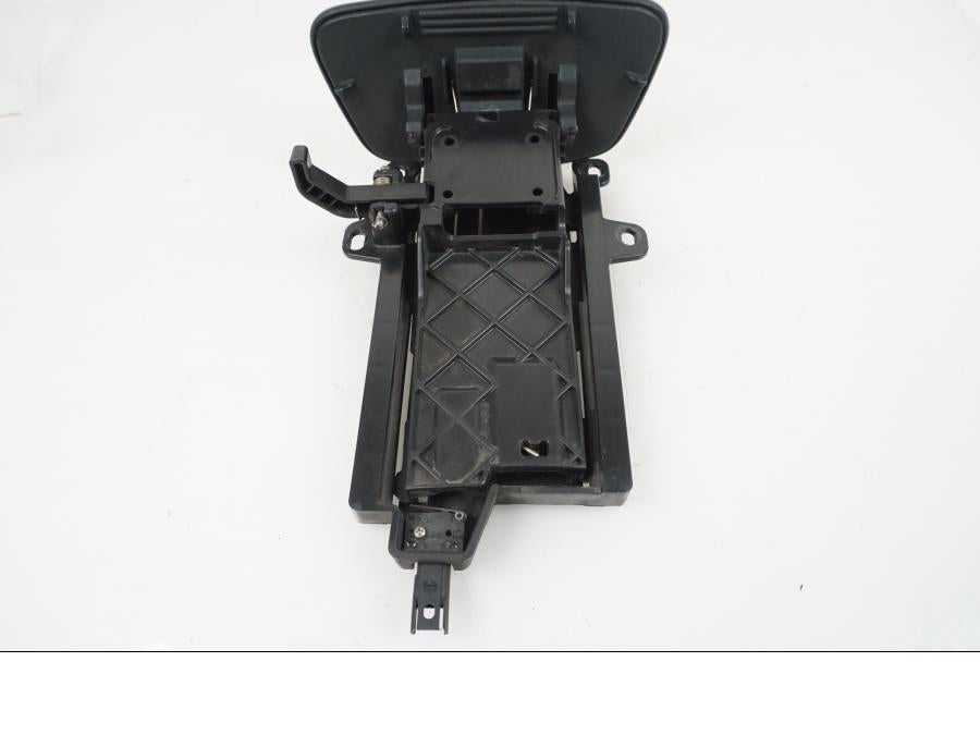 Höger sida på GPS/Mobilhållare från en BMW K 1600 -2014 motorcykel.