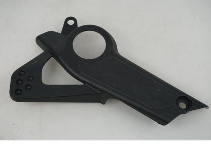 Framsidan på Ramskydd från en Ducati Desert X -2022 motorcykel.