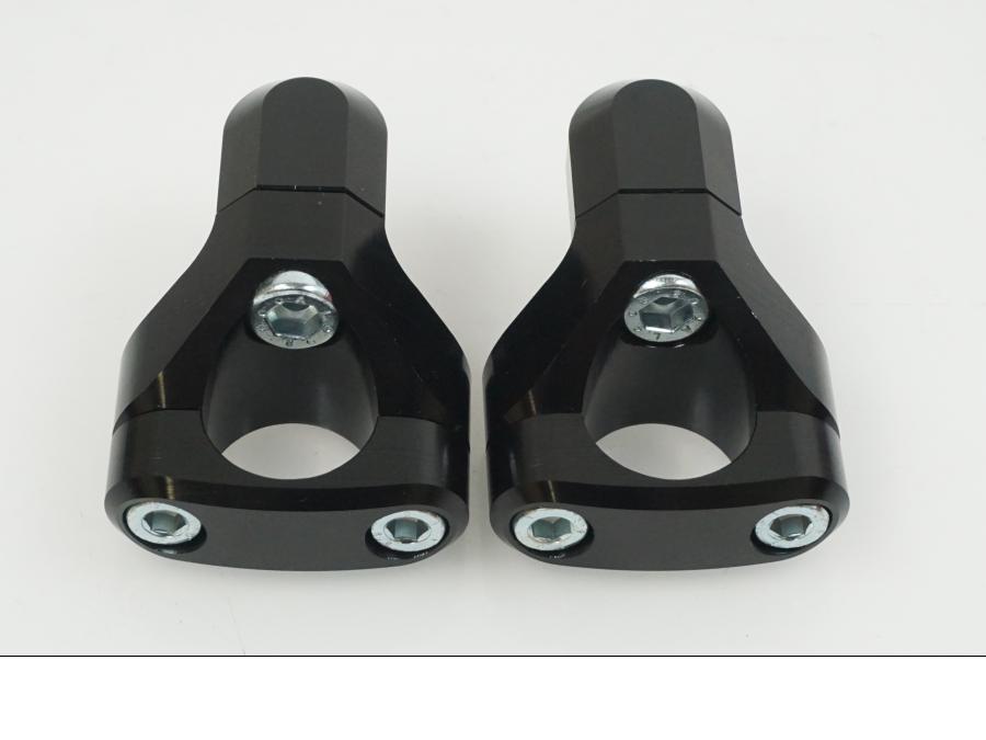 Snett uppifrån på Styrfäste från en Universal Universal -2024 moped.