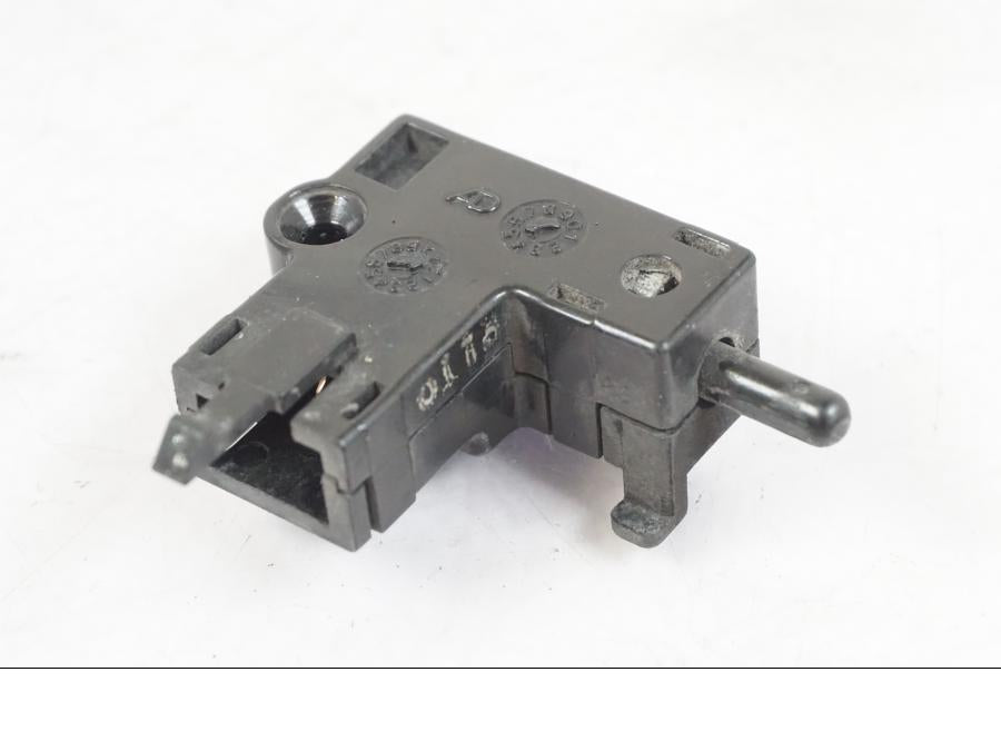 Vänster sida på Kopplingskontakt från en Suzuki GSX-R 750 -2006 motorcykel.