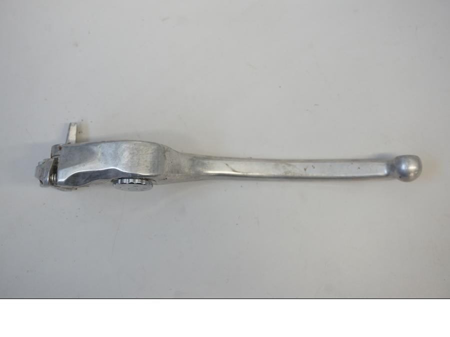 Baksidan på Bromsgrepp från en Suzuki GSX-R 1000 -2013 motorcykel.