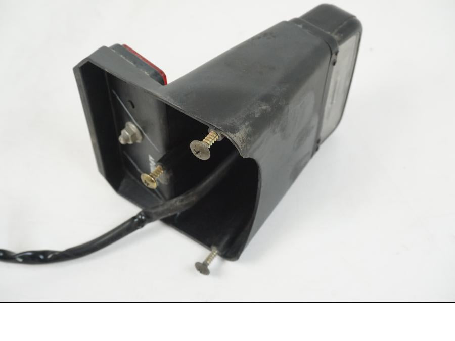 Snett nerifrån på Skyltbelysning från en Honda CBR 125 R -2006 motorcykel.