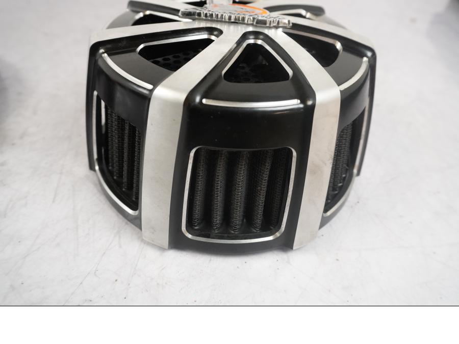 Höger sida på Luftburk från en H-D Touring Street Glide FLHX -2009 motorcykel.