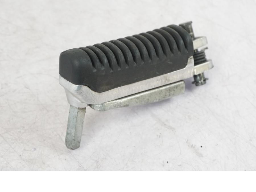 Baksidan på Fotpinne från en Suzuki GSX 1300 RX -1999 motorcykel.