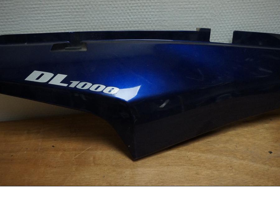 Baksidan på Bakvinge från en Suzuki DL 1000 -2003 motorcykel.