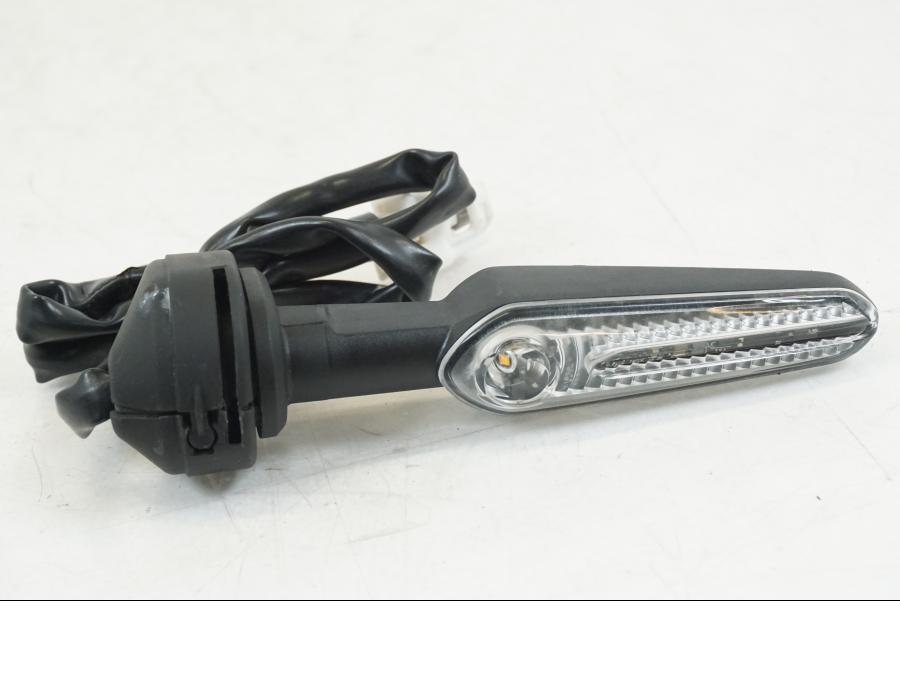 Framsidan på Blinkers LED från en Yamaha MT-09 -2021 motorcykel.