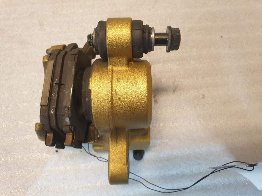 Snett uppifrån på Bromsok från en Honda CBR 900 RR -2003 motorcykel.