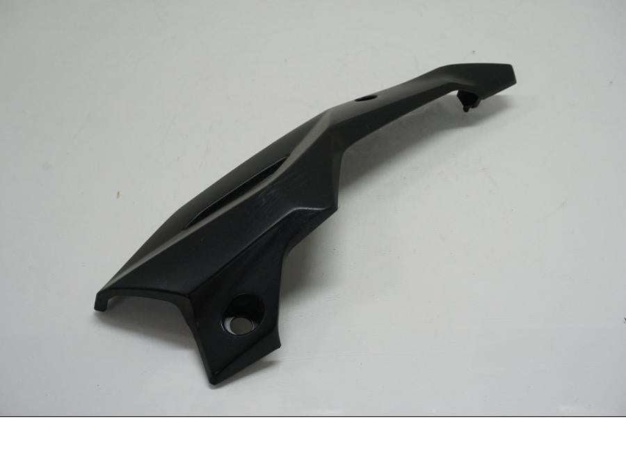 Baksidan på Magkåpa från en Kawasaki Z 900 -2021 motorcykel.