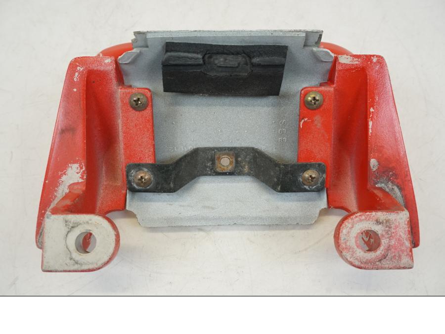 Snett nerifrån på Passagerarhandtag från en Honda NSR 125 -1991 motorcykel.