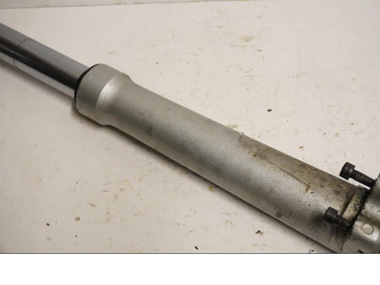 Vänster sida på Gaffelben från en BMW R 850 R -2004 motorcykel.