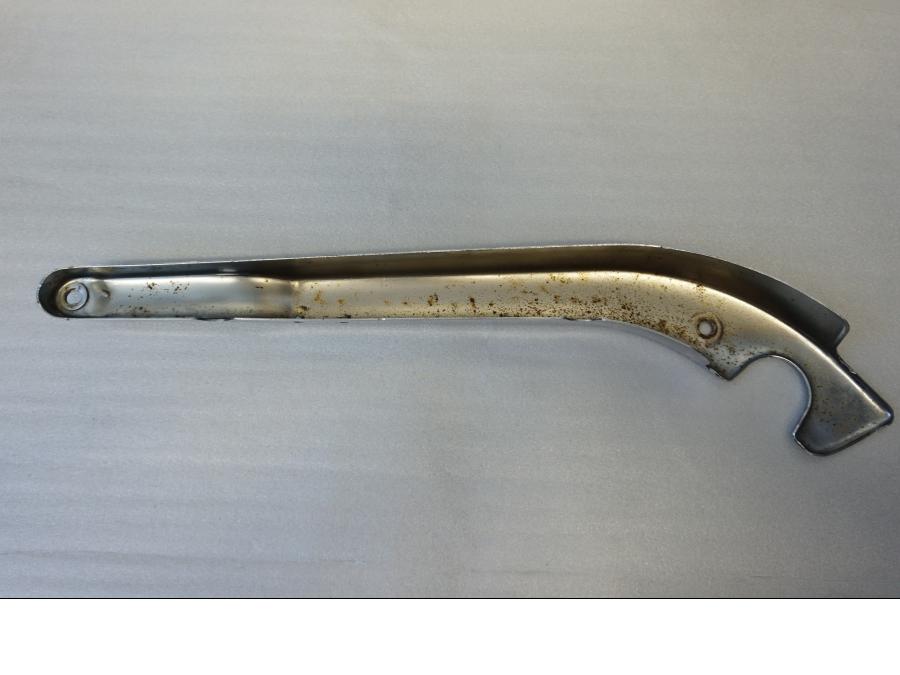 Vänster sida på Bakskärmstag från en Suzuki VZ 800 -1998 motorcykel.