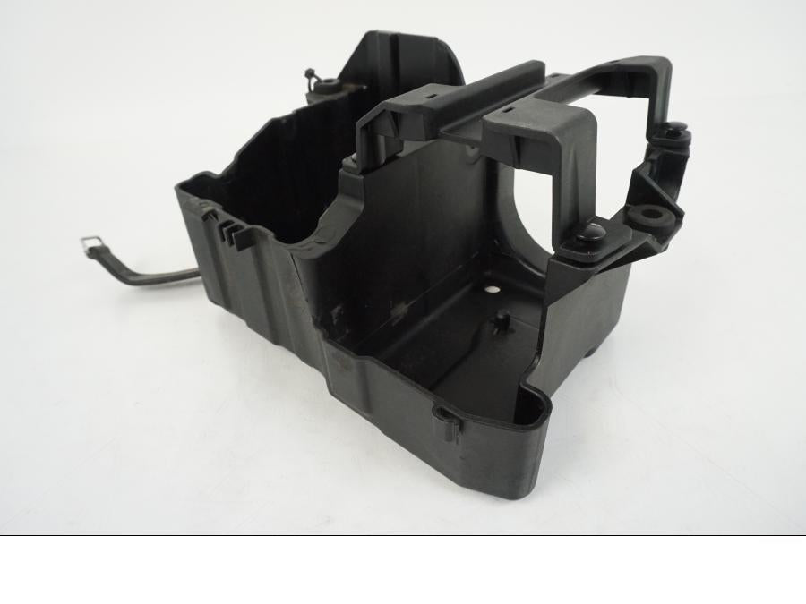 Höger sida på Batterihållare från en BMW F 650 CS -2002 motorcykel.